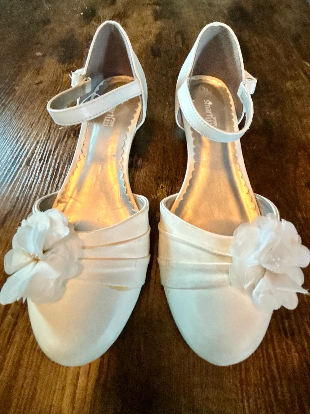 Girls White Jeweled Floral Dress Shoes with Ankle Strap size 3 1/2